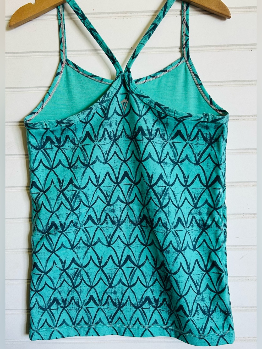 IVIVVA by LULULEMON girls size 8 tank